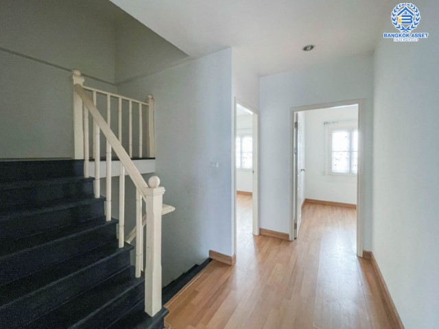 *****ทาวน์เฮ้าส์มือสองย่านนนทบุรี ม.ทิพย์พิมานการ์เด้น บ้านกล้วย-ไทรน้อย เนื้อที่ 21 ตร.ว. ฟังก์ชัน 3 ห้องนอน 2 ห้องน้ำ 1 ที่จอดรถ บนทำเลเชื่อมต่อถ.กาญจนาภิเษก, ถ.บ้านกล้วย-ไทรน้อย, ถ.ซอยวัดลาดปลาดุก ใกล้เซ็นทรัลเวสต์เกต และรถไฟฟ้าสายสีม่วง "สถานีคลองบางไผ่"